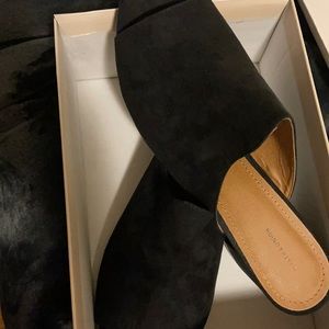 Black open toe approx 2 inch slide